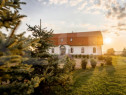 Conac de v&acirc;nzare 7 camere cu bai proprii, cramă, ciubăr ?
