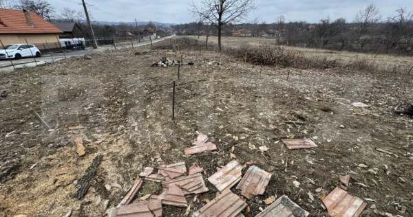 Teren 400 mp intravilan, zona stroiesti
