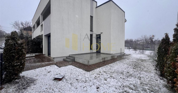 Casa 4 camere plus garaj, in paulesti, zona cu priveliste l