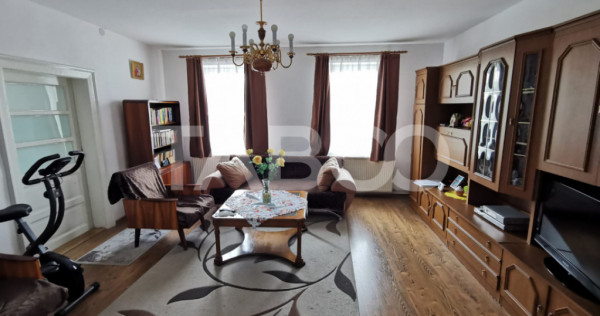 Apartament cu 5 camere in zona de case a bulevardului mihai