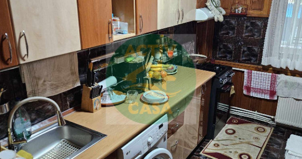 Apartament 3 camere, zona episcopiei