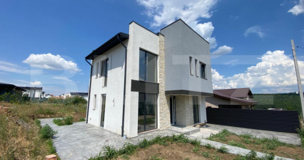 Casă modernă de vânzare – rediu, cu vedere panoramică
