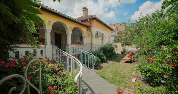 Casă cu 4 camere de închiriat în zona ultracentrală