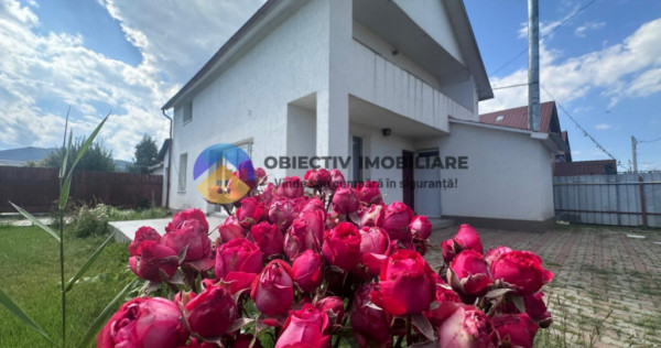 Casă cu personalitate în inima dumbrava roșie – cut