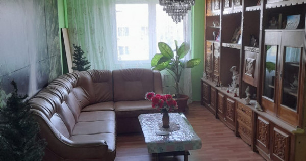 Vand apartament 3 camere