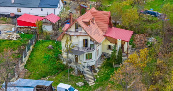 Casă / vilă cu 6 camere de vânzare in tarlungeni