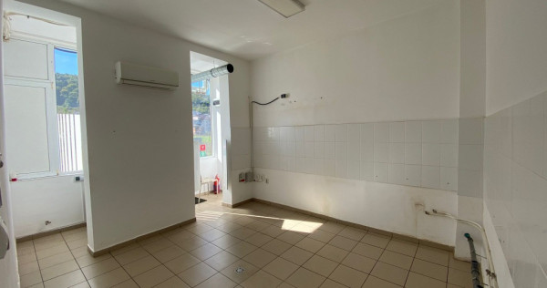 Spatiu comercial, ideal pentru birouri, 54mp, zona porii