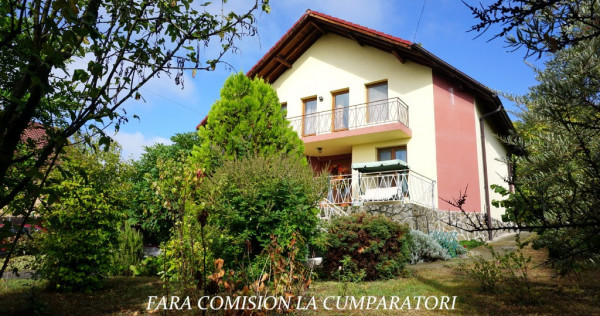 Casa cu suprafete generoase, teren 680 mp