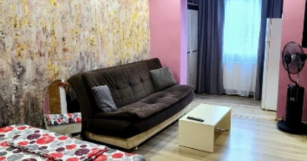 Inchiriez garsoniera regim hotelier piata mare