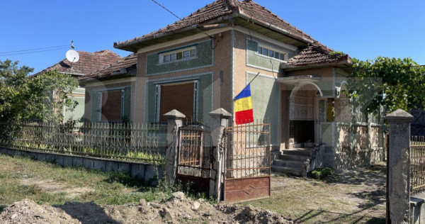 Casa, 100mp, 700mp teren, zona hodisa