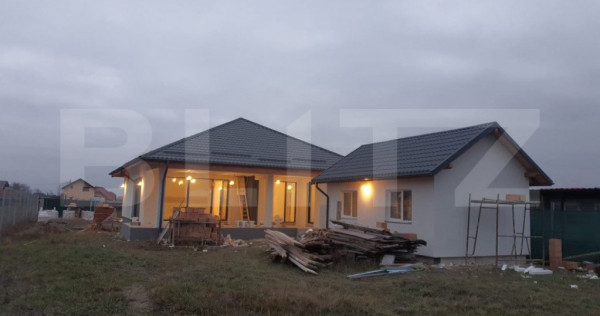 Casa și căsuța pentru party