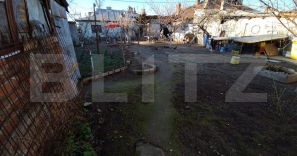 Teren 500 mp cu constructie veche, catargiu, deschidere 30m