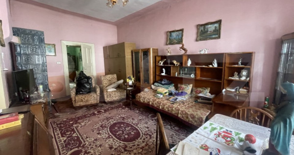 Casă de vanzare, cu 4 camere, 110 mp, zona ultracentrala