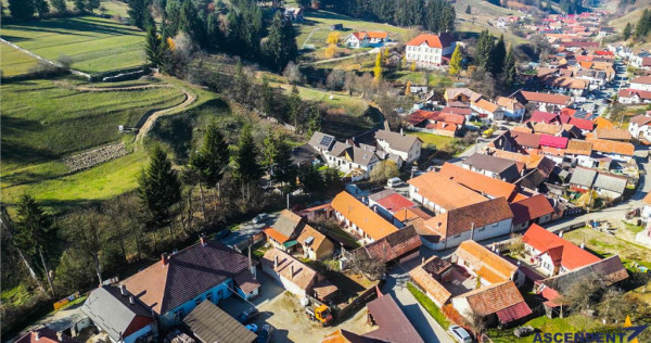 Resedinta traditionala saseasca restaurata, situata in inima
