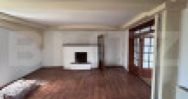Casa de inchiriat, cu 6 camere, 200 mp, zona centrala