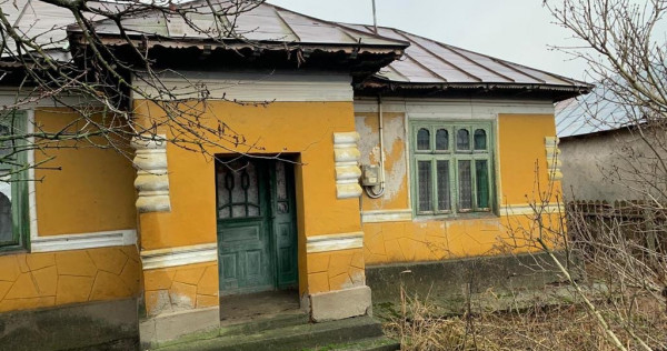 Casa batraneasca cu 5 camere, comuna malu rosu jud ialomita