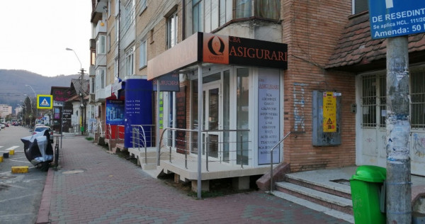 Închiriez spațiu comercial p.rares