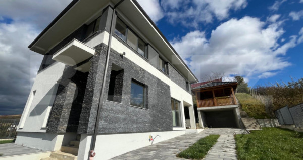 Casă individuală cu panoramă superbă la lac, chinteni,