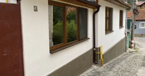 Casă istorică în șchei, la 5 minute de piața sfatului ?