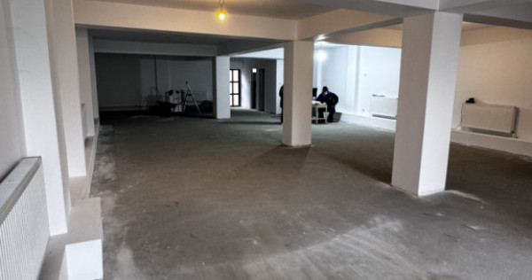 Spatiu comercial de inchiriat, 180 mp, zona centru