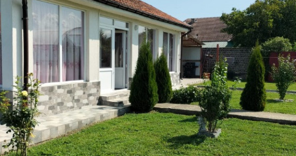 Casa obreja complet renovata v. sau schimb cu apartament + diferenta