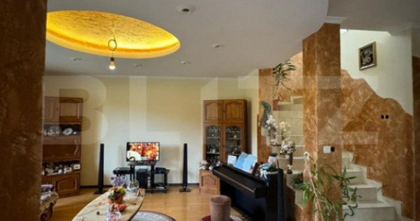Casa de vanzare cu 6 camere, 480 mp, zona vetis