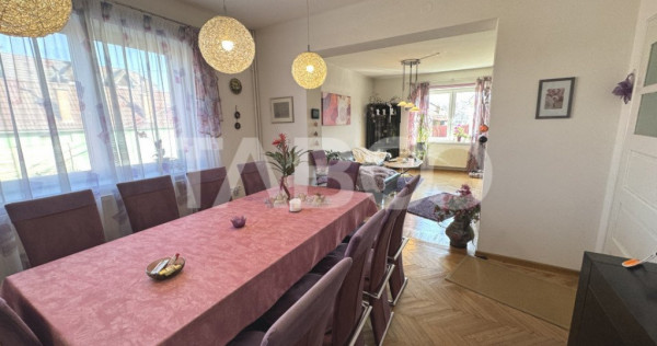 Casa individuala + un apartament 2 fronturi si teren 584 mp