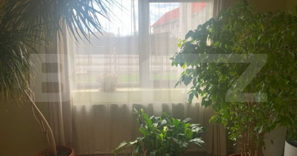 Casa de vanzare cu 3 camere, 80 mp, zona mureșeni