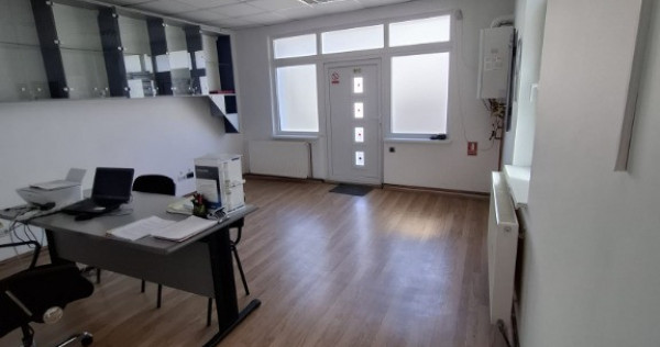 Inchiriez spatiu (stradal) 55mp rovine - pretabil birou
