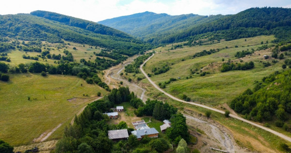 Cabană de închiriat cu sală de evenimente - valea mare, prahova