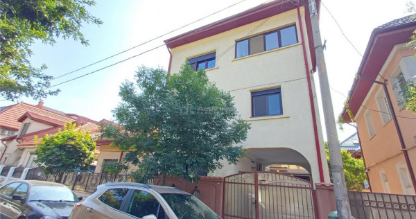 Casa 7 camere - 232 s.u. - piata domenii
