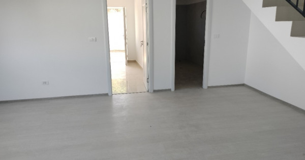 Proprietar vând casă duplex visani iasi