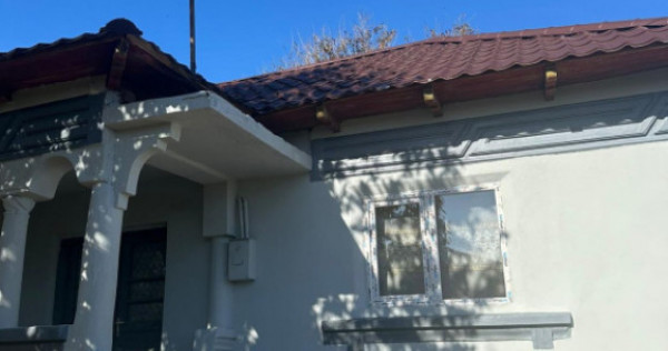 Casă renovată, teren 2400 mp, sat sarsca