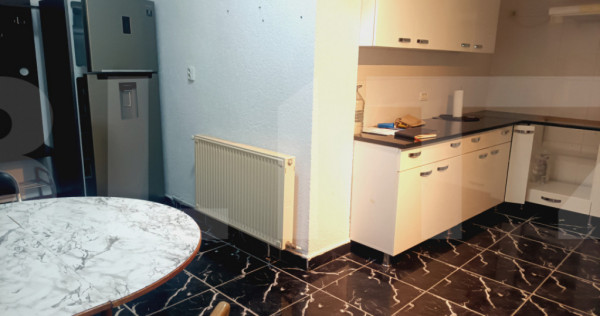 Casa cu 2 camere, zona fratelia