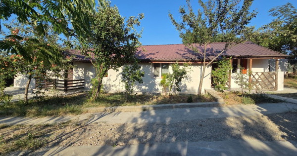 Casa si teren, situat in sat crucea de piatra, comuna calugareni, jud.