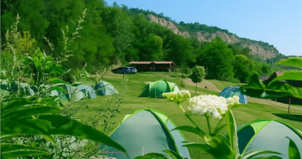 Transilvania camping, domeniu de 14.400mp, sanmarghita de mu
