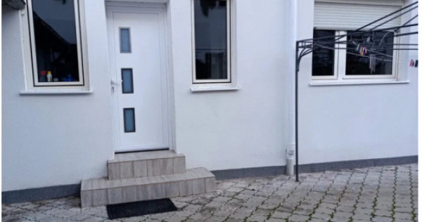 Casă parter renovată | 60 mp | prima închiriere | bucure?