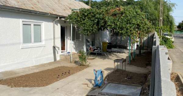 Casa pentru chirie slatina, olt, 100m de liceul minulescu.