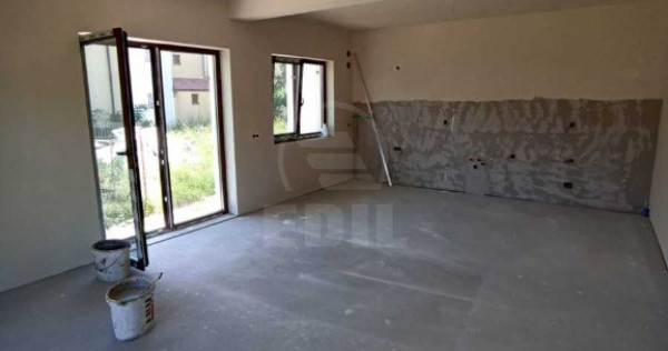 Casa cuplata, semifinisata, zona centrala floresti