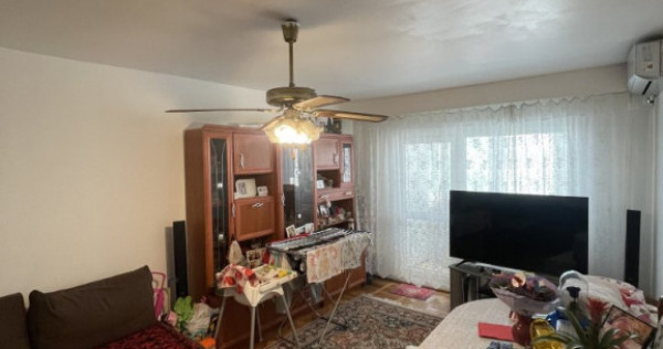 Apartament de vanzare cu 4 camere, 80mp, zona alexsandri