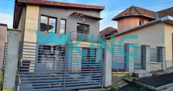 Casa de vânzare 7 camere | 3 bai | 229mp | loc de parcare