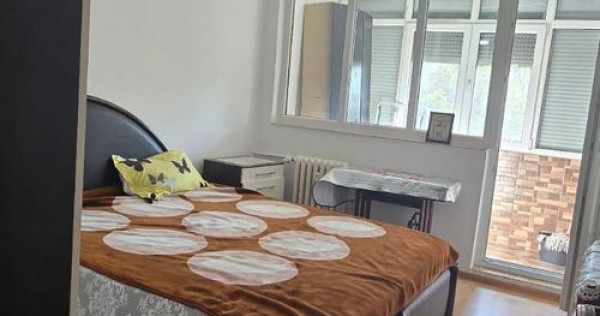 Apartament 3 camere titan decomandat etaj 2/4