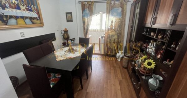 Apartament 2 camere , etaj 2 , decomandat