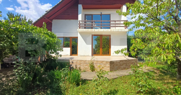 Casa plan parter plus etaj cu 6 camere, 250 mp si 2400 mp te