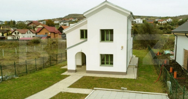 Casă individuală, 6 camere, teren 958 mp, în chinteni