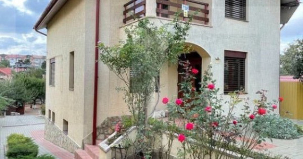 Casa premium, zona centrala, 224 mp utili si 800mp teren