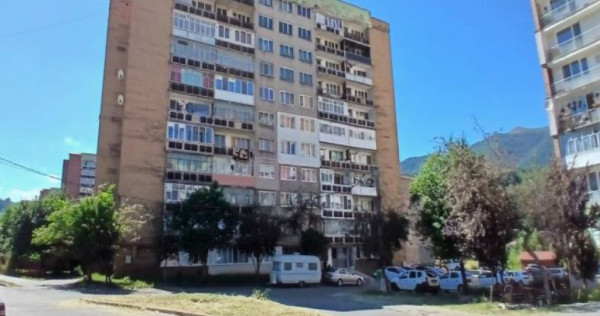 Apartament 2 camere, localitatea lupeni, judetul hunedoara