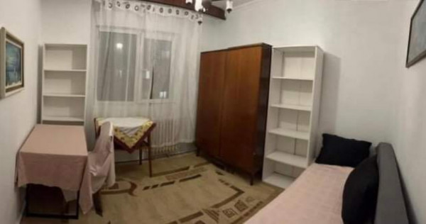 Vând apartament 3 camere decomandat etaj 3/4 nicolina 1