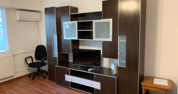 Inchiriez garsoniera vitan mall