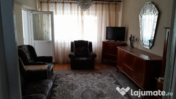 Apartament 3 camere - Tomis II - 400 euro/luna (Cod E2)